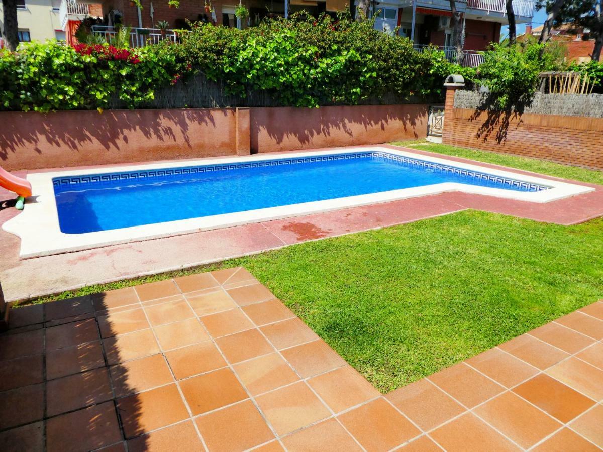 Beach House Castelldefels Exterior photo